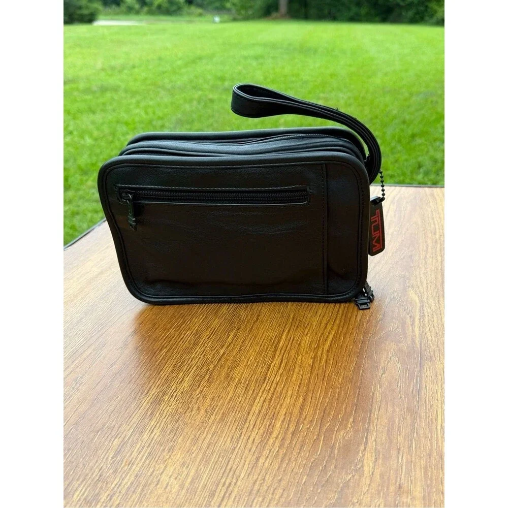 TUMI Men’s Organizer Clutch Black Leather Travel Toiletry Bag Wristlet VTG 995D